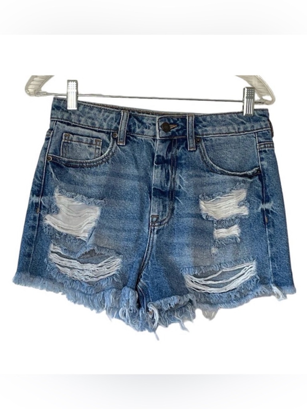 HIDDEN JEANS Cutoffs Destroyed   Sold at Buckle   Size Small